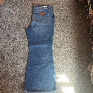 Wrangler Women's Flare Jeans in Deep Blue